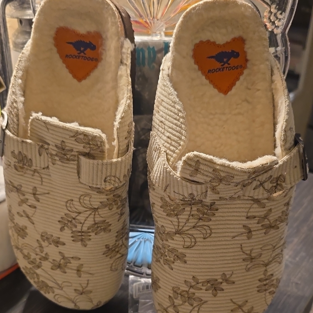 Rocket Dog Beige Floral Slip-Ons